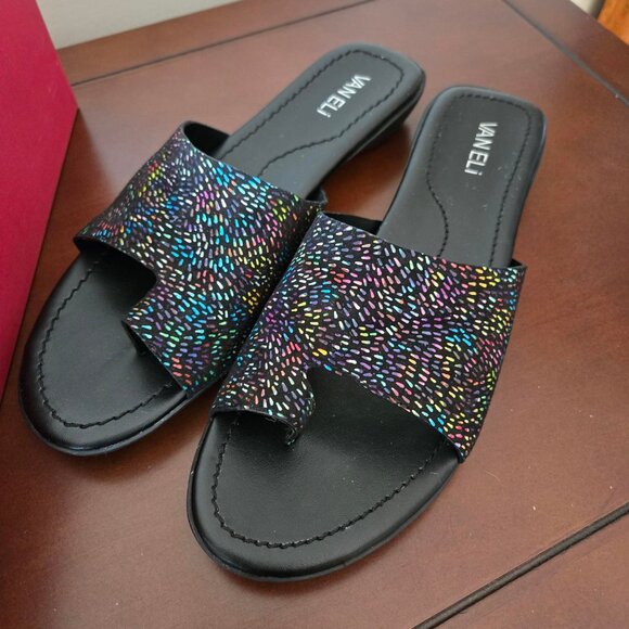 Vaneli "Tallis" Sandal - Picture 2 of 6